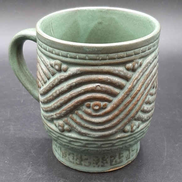 Vintage Pottery Stackable Coffee Mugs Tiki Looking Green Brown Made in Japan - Picture 3 of 6